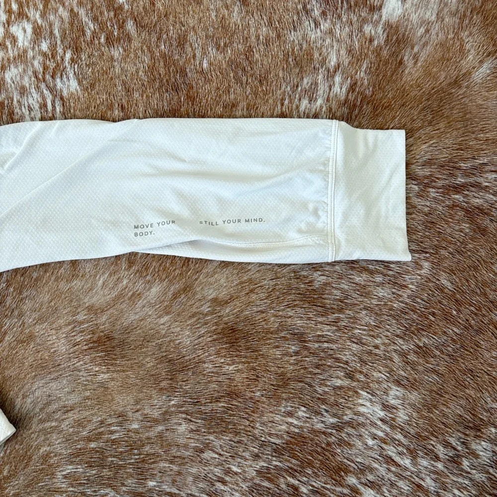 Lululemon Muscle Love White Longsleeve Cropped Shirt - Picture 5 of 6